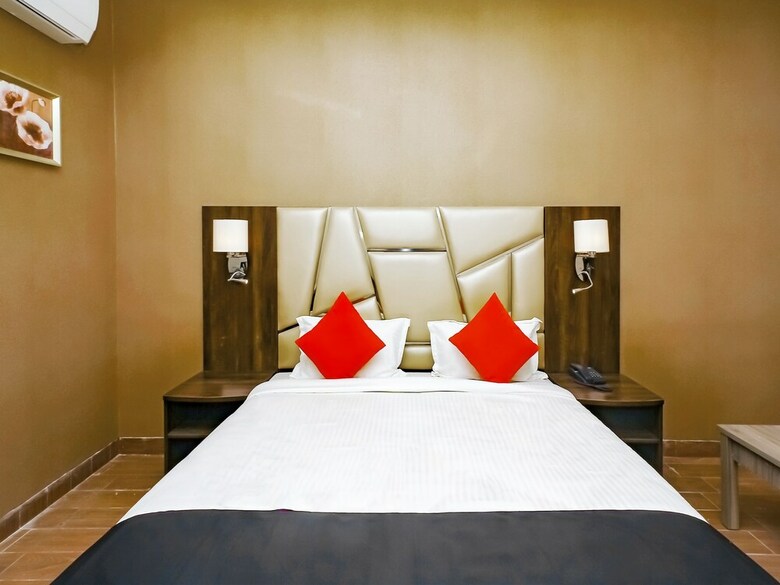 Hotel Capital O 28086 Sindhura Grand
