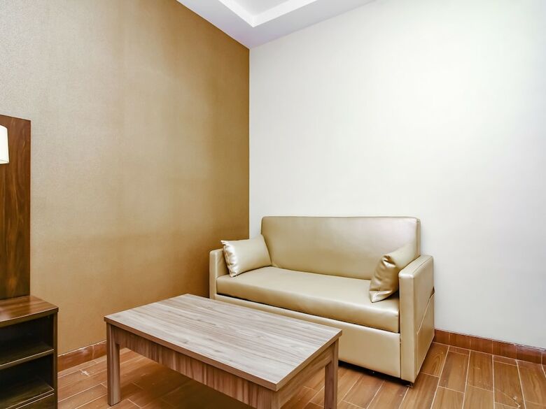 Hotel Capital O 28086 Sindhura Grand