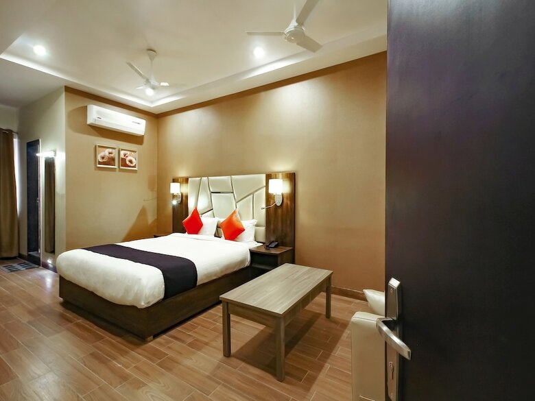 Hotel Capital O 28086 Sindhura Grand