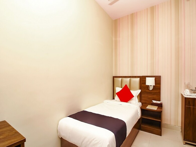 Hotel Capital O 28086 Sindhura Grand