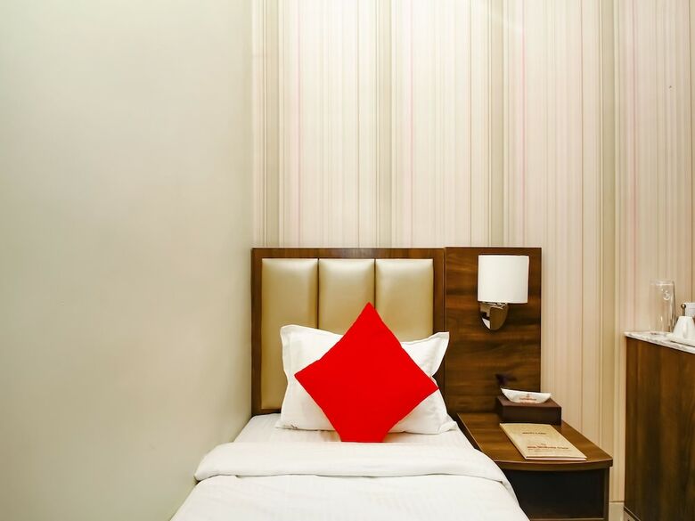 Hotel Capital O 28086 Sindhura Grand