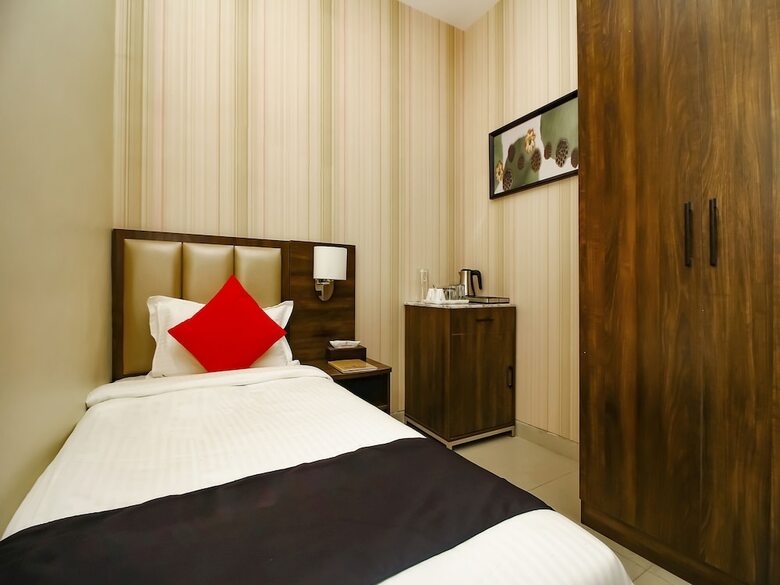 Hotel Capital O 28086 Sindhura Grand