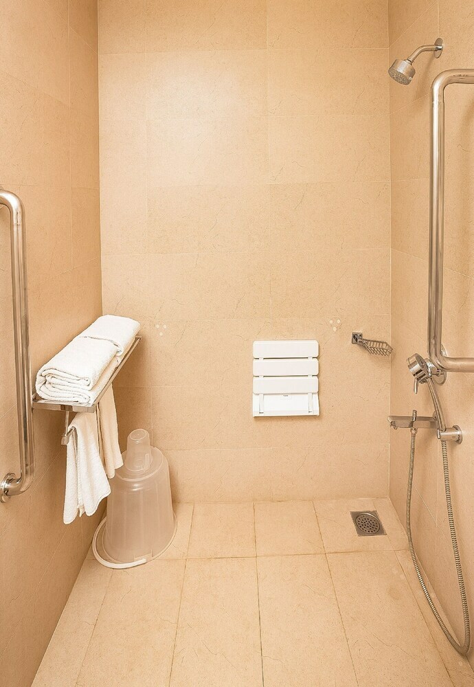 Hotel Capital O 28086 Sindhura Grand