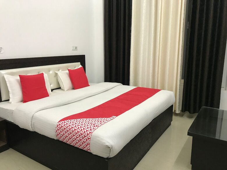 Oyo 23159 Hotel Suryansh