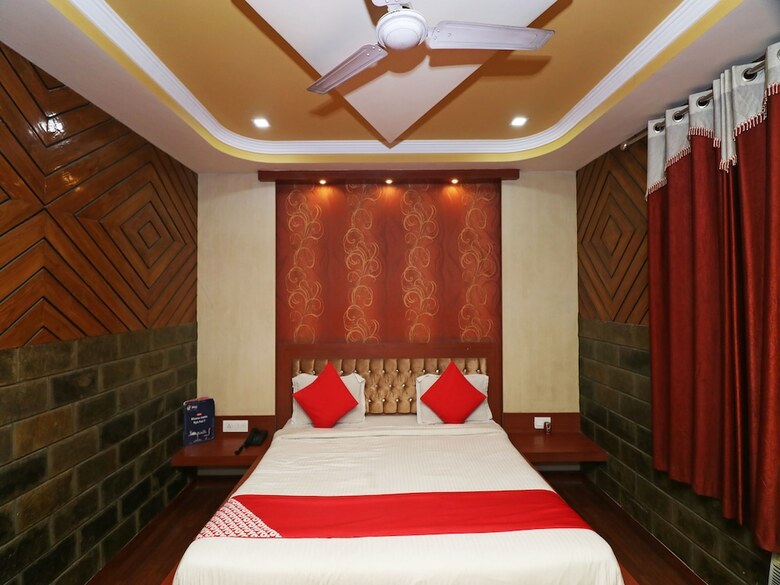 Oyo 7440 Hotel Paradise