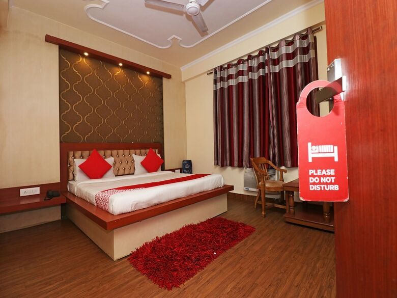 Oyo 7440 Hotel Paradise