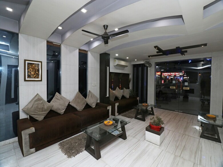 Oyo 7440 Hotel Paradise