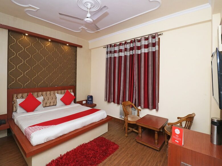 Oyo 7440 Hotel Paradise