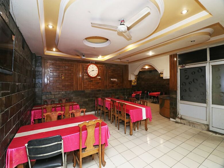 Oyo 7440 Hotel Paradise