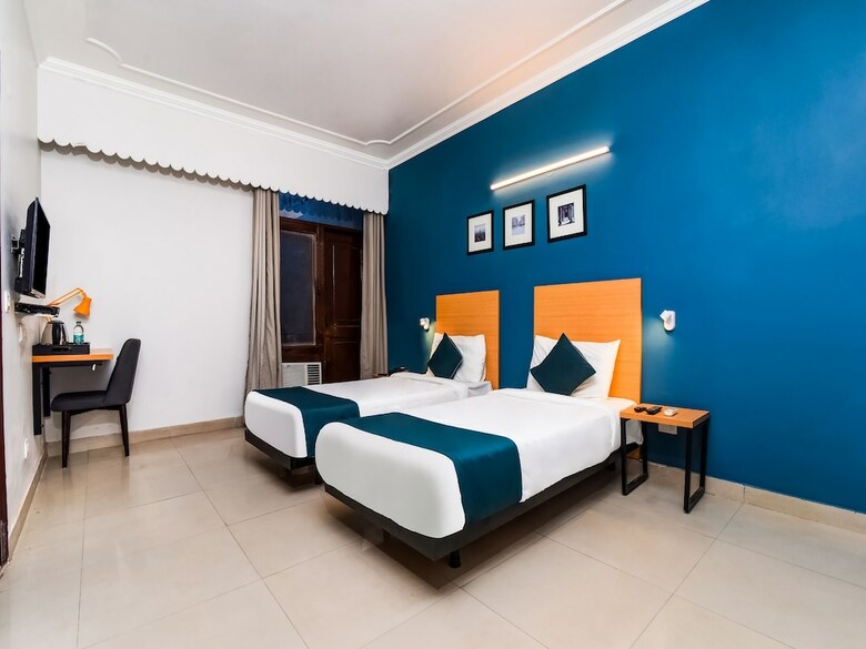 Hotel Oyo 20036 Silverkey Akash Neem Marg