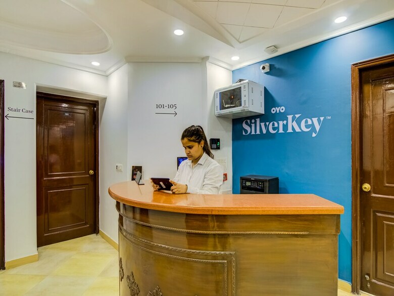 Hotel Oyo 20036 Silverkey Akash Neem Marg