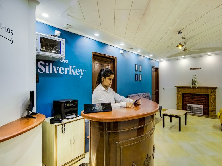 Hotel Oyo 20036 Silverkey Akash Neem Marg