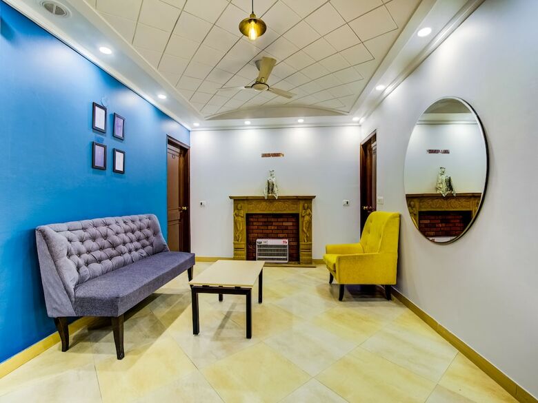 Hotel Oyo 20036 Silverkey Akash Neem Marg