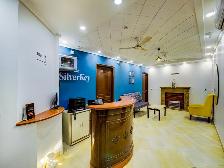 Hotel Oyo 20036 Silverkey Akash Neem Marg