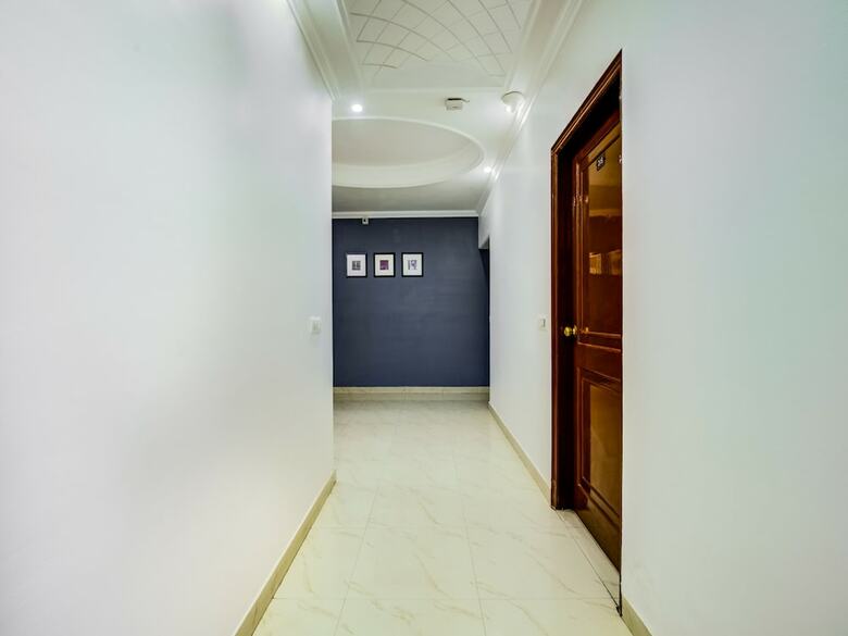 Hotel Oyo 20036 Silverkey Akash Neem Marg