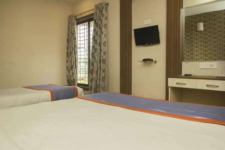 Oyo 28319 Hotel Ganayak