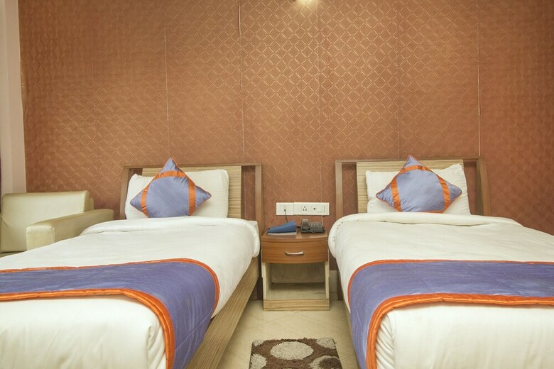 Oyo 28319 Hotel Ganayak