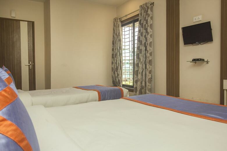 Oyo 28319 Hotel Ganayak
