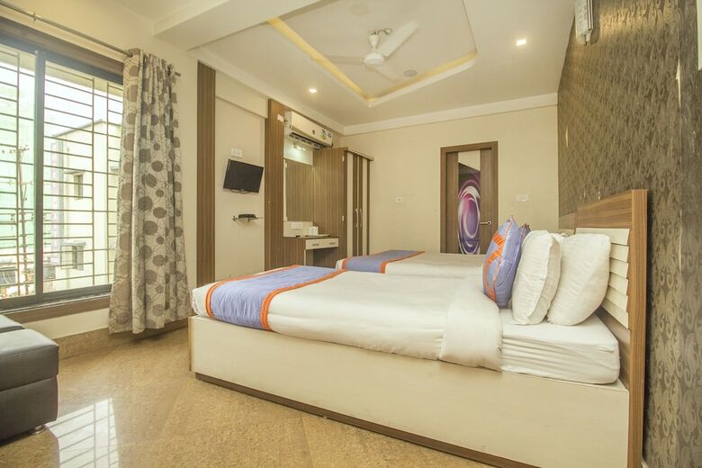 Oyo 28319 Hotel Ganayak