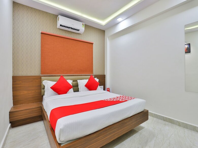 Oyo 18972 Hotel Saineel
