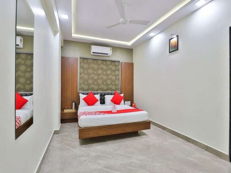 Oyo 18972 Hotel Saineel