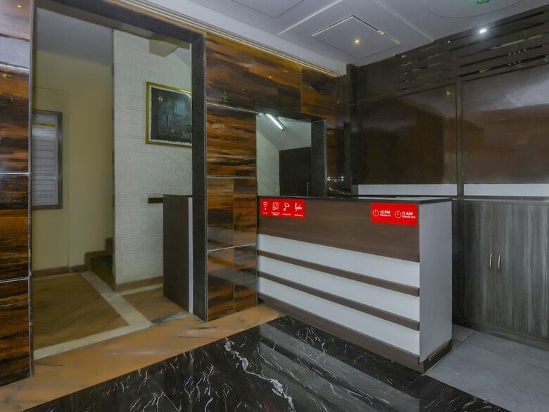 Oyo 22086 Hotel Park View
