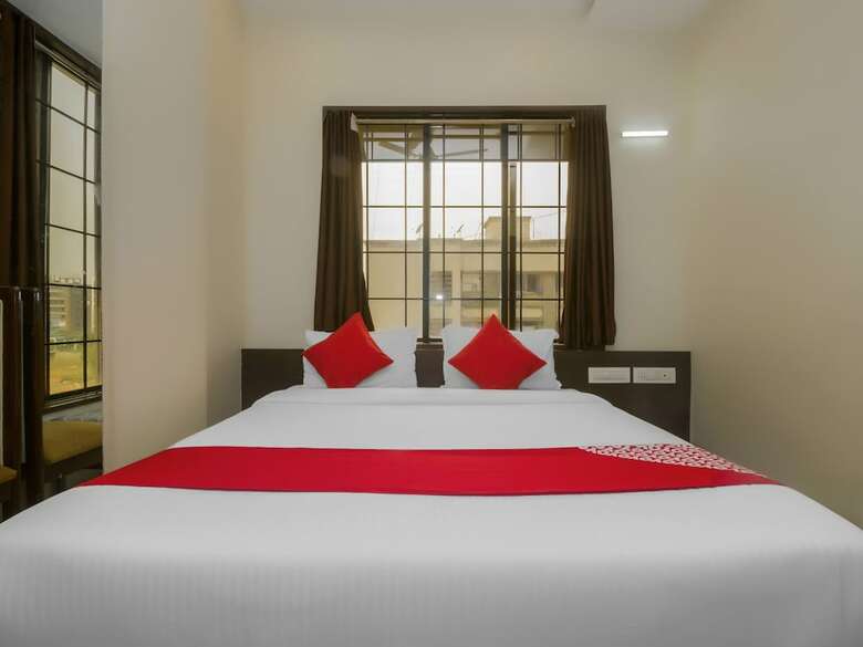 Oyo 22086 Hotel Park View