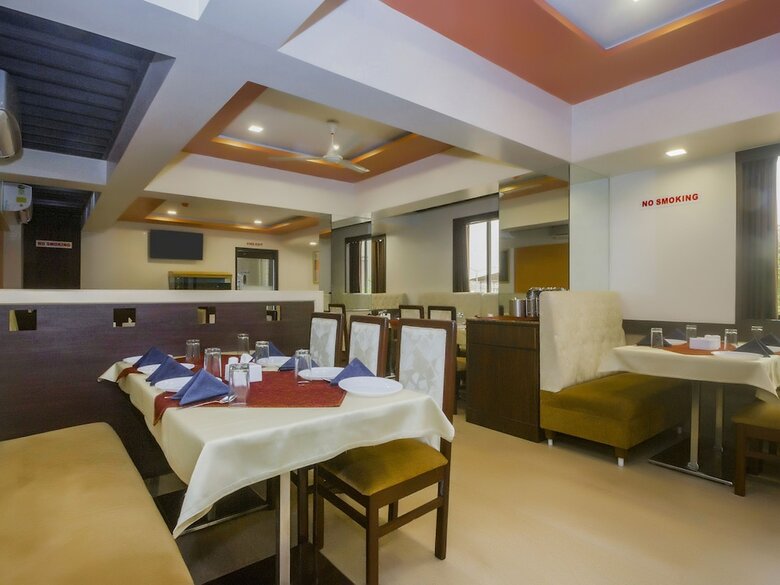 Oyo 22086 Hotel Park View