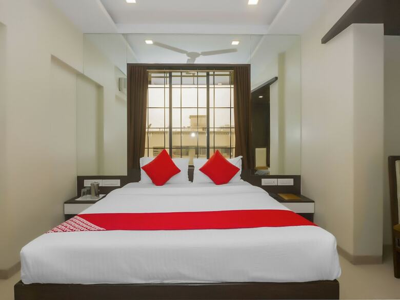 Oyo 22086 Hotel Park View