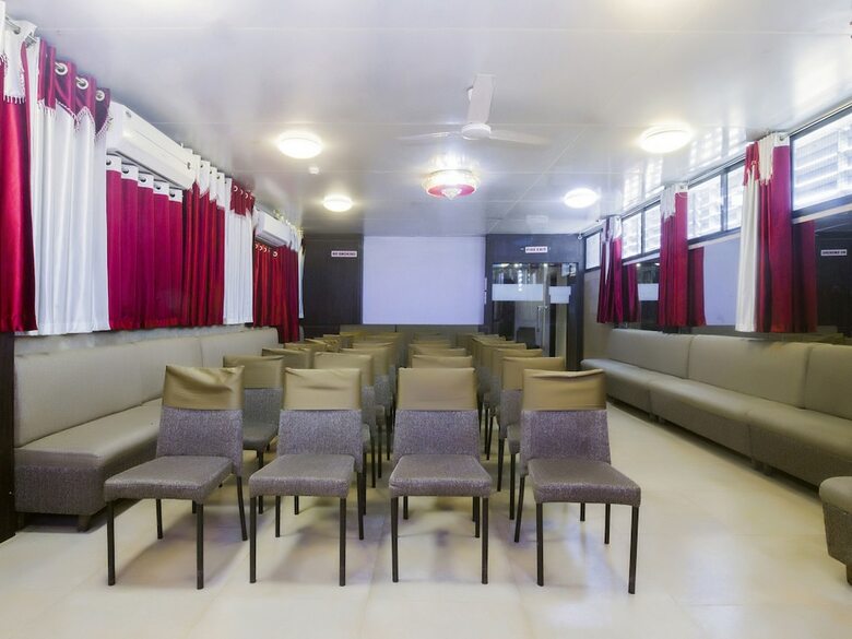 Oyo 22086 Hotel Park View