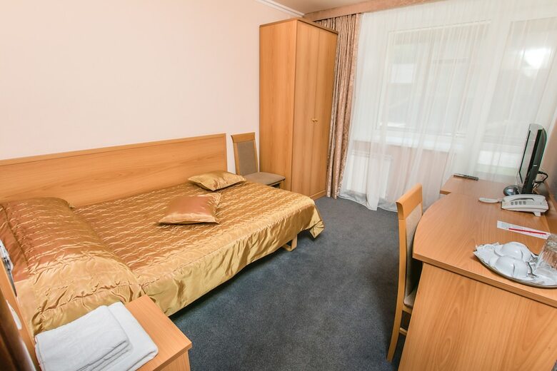 Takmak Spa Hotel