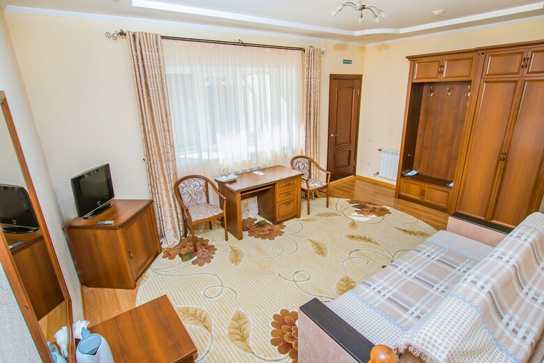 Takmak Spa Hotel