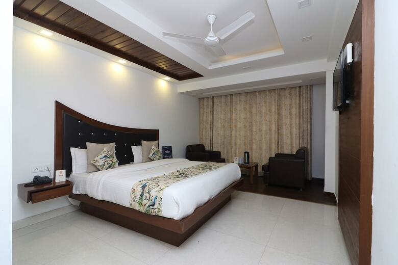 Oyo 16063 Hotel Grand Valley