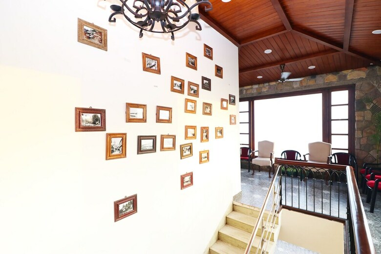 Oyo 16063 Hotel Grand Valley