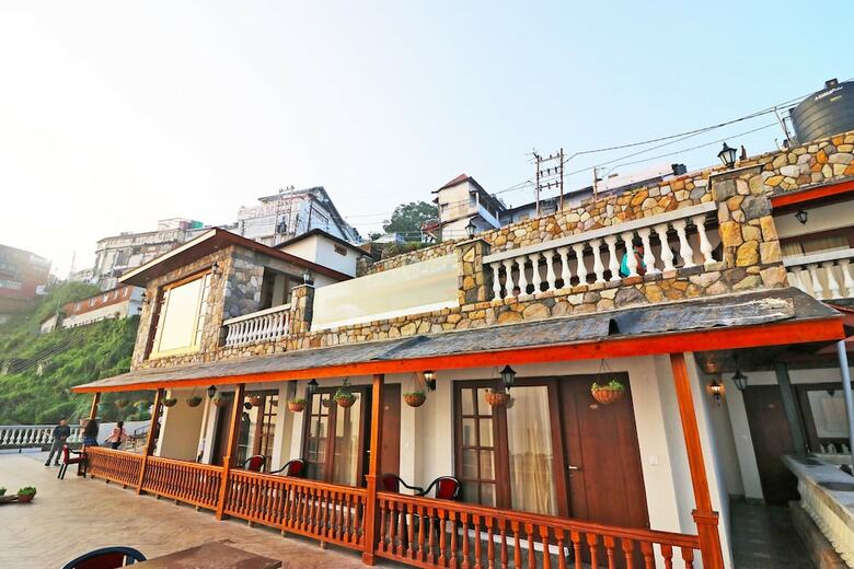 Oyo 16063 Hotel Grand Valley
