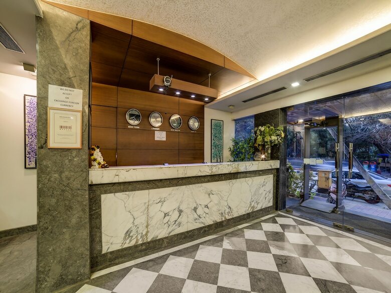 Capital O 28618 New Haven Hotel