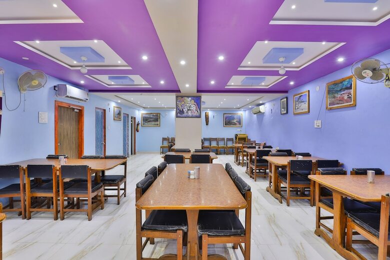 Oyo 18385 Hotel Triveni