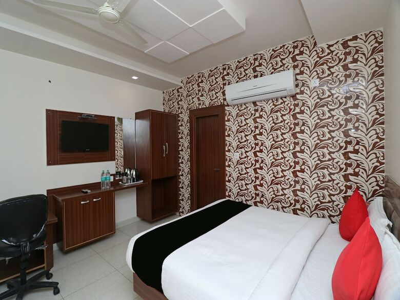 Capital O 28016 Hotel Big Dream