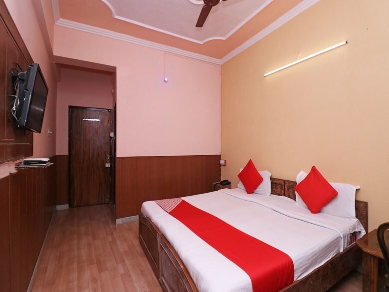 Oyo 8379 Hotel Kamal