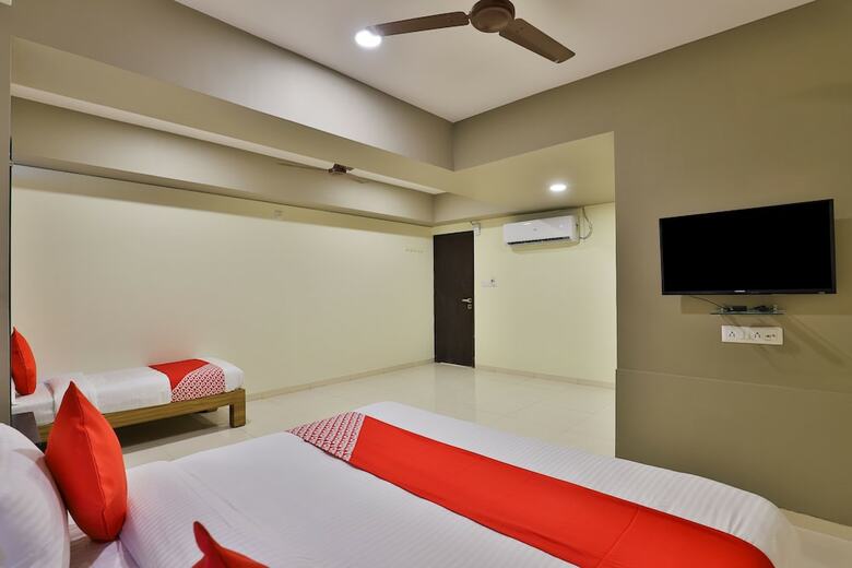 Oyo 19842 Hotel Rudraksh Inn