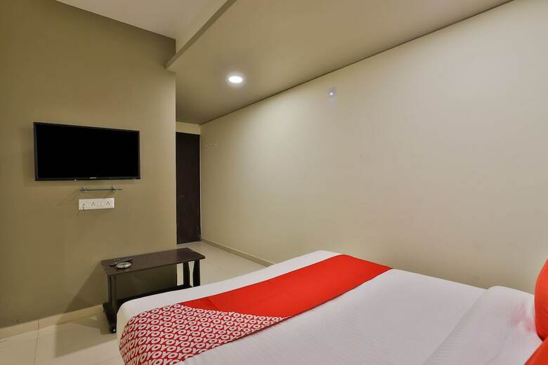 Oyo 19842 Hotel Rudraksh Inn