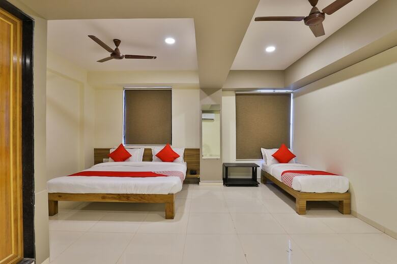 Oyo 19842 Hotel Rudraksh Inn