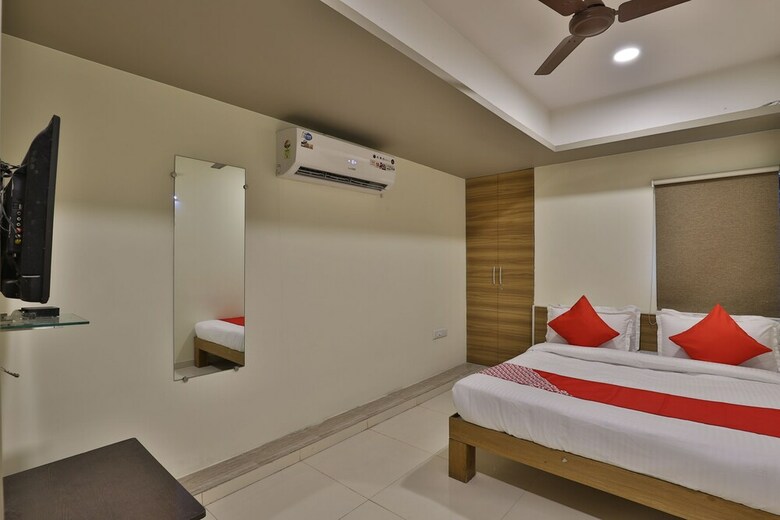 Oyo 19842 Hotel Rudraksh Inn