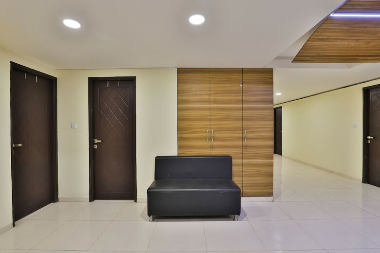 Oyo 19842 Hotel Rudraksh Inn