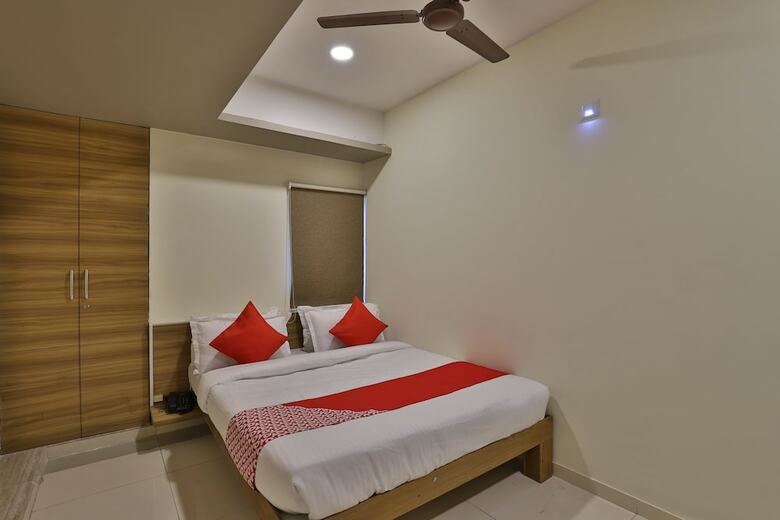 Oyo 19842 Hotel Rudraksh Inn