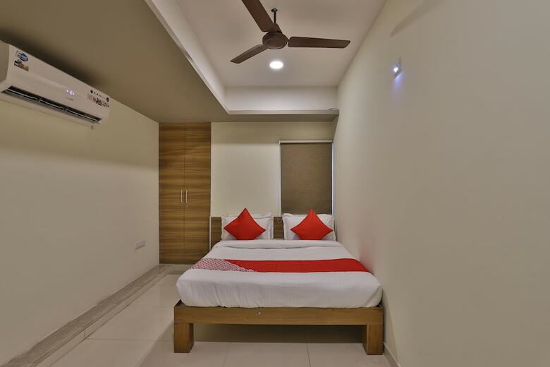 Oyo 19842 Hotel Rudraksh Inn