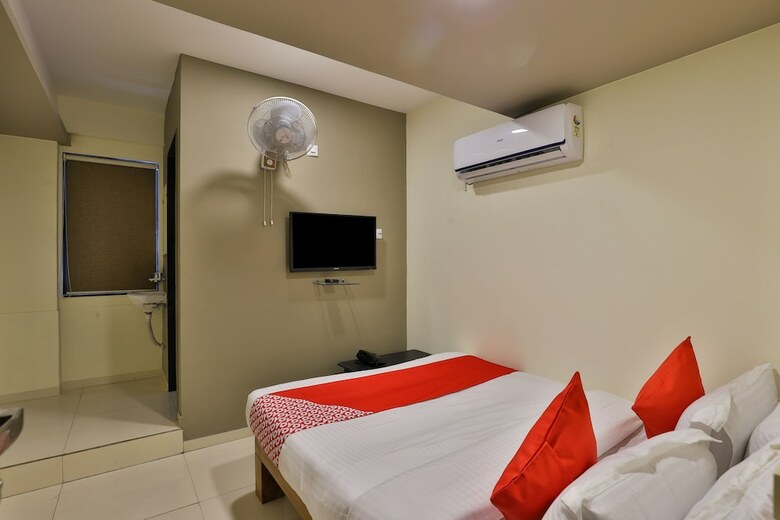Oyo 19842 Hotel Rudraksh Inn