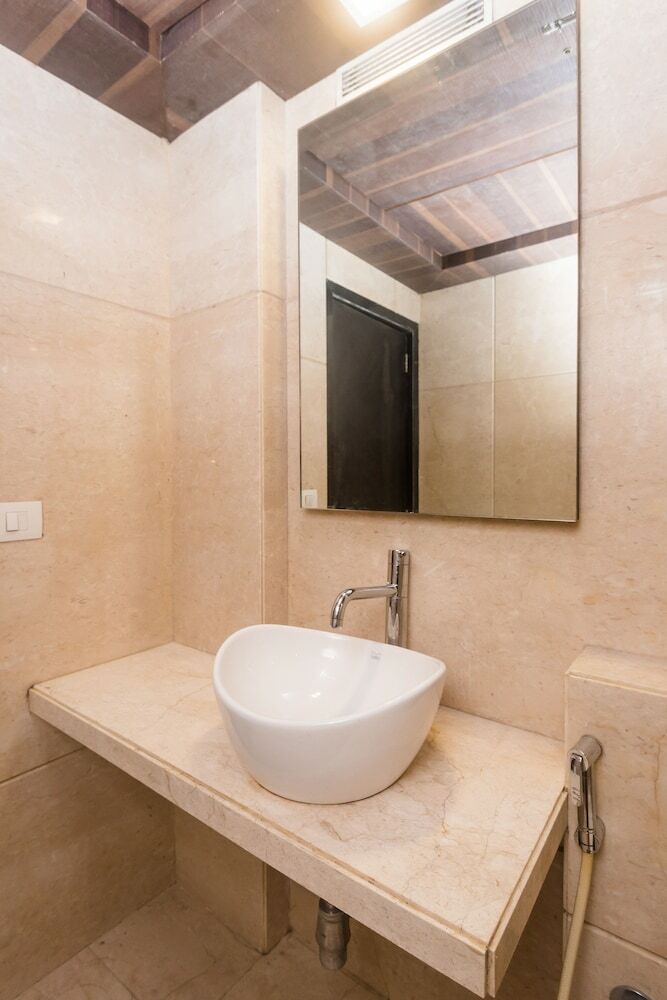 Oyo 5699 Hotel Monarch Boutique