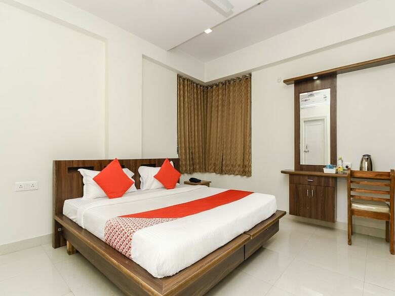 Hotel Oyo 28031 Spring Leaf