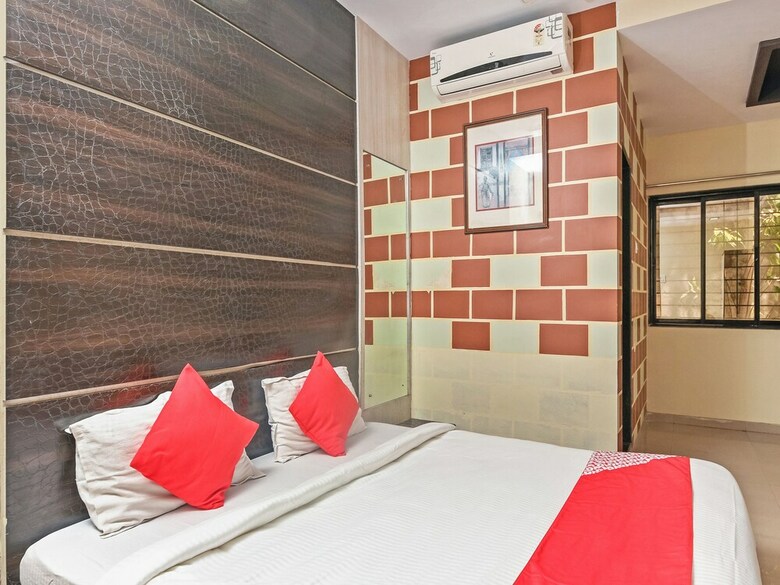 Hotel Oyo 24048 Shree Krishna Palace